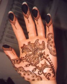 Raun Harman Henna design